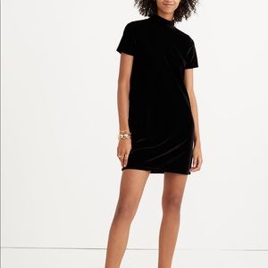 🖤 Black Mock-Neck Velvet Dress 🖤